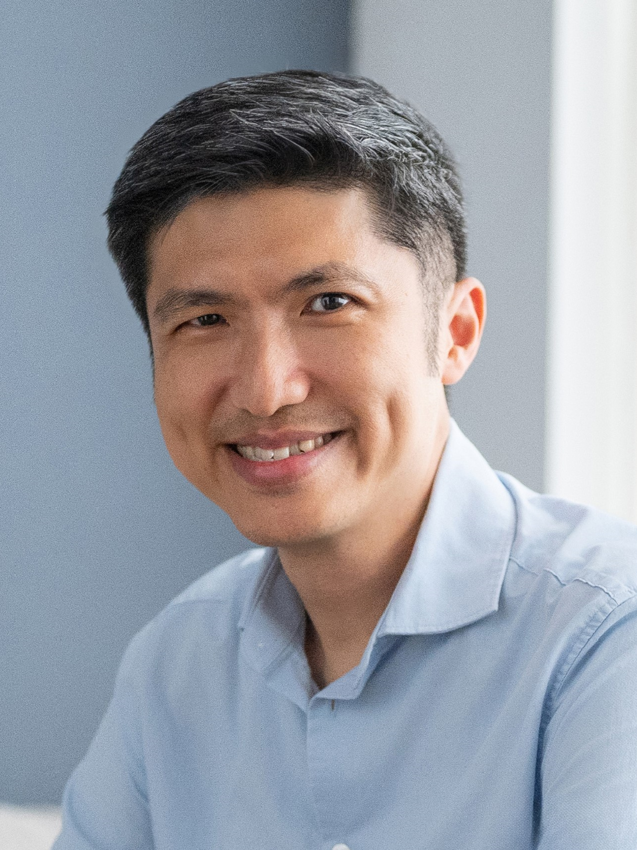 Photo of Lim Shuang Yar in a blue shirt